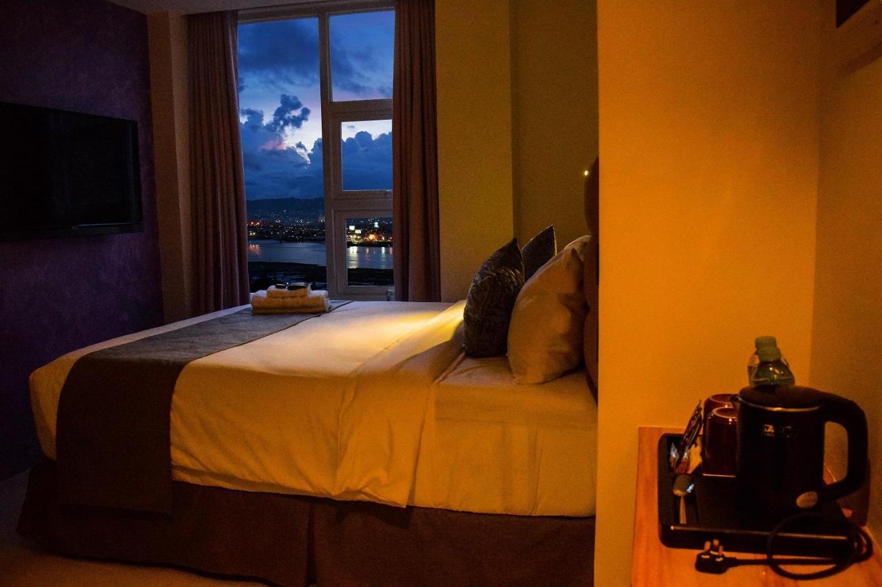 Sempre Premier Inn-MACTAN AIRPORT HOTEL Lapu-Lapu City Exterior foto