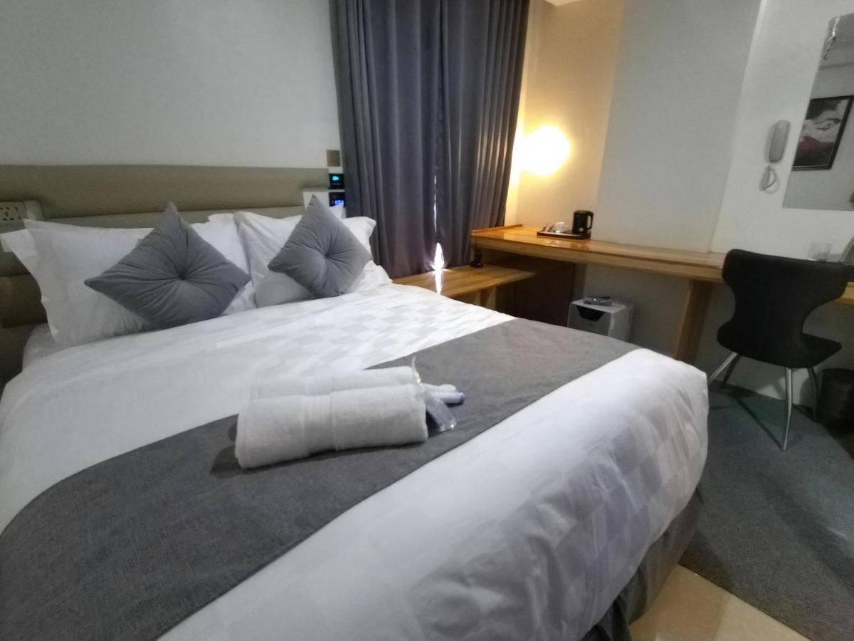 Sempre Premier Inn-MACTAN AIRPORT HOTEL Lapu-Lapu City Exterior foto