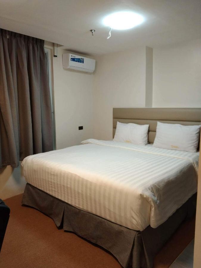 Sempre Premier Inn-MACTAN AIRPORT HOTEL Lapu-Lapu City Exterior foto