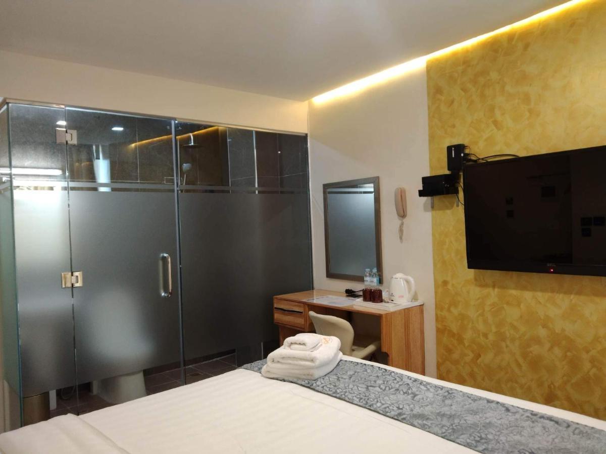 Sempre Premier Inn-MACTAN AIRPORT HOTEL Lapu-Lapu City Exterior foto