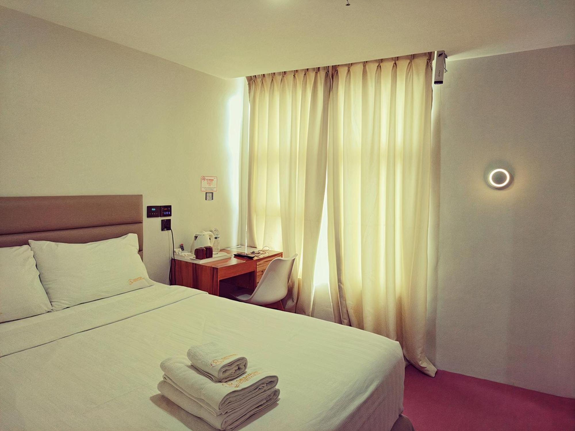 Sempre Premier Inn-MACTAN AIRPORT HOTEL Lapu-Lapu City Exterior foto